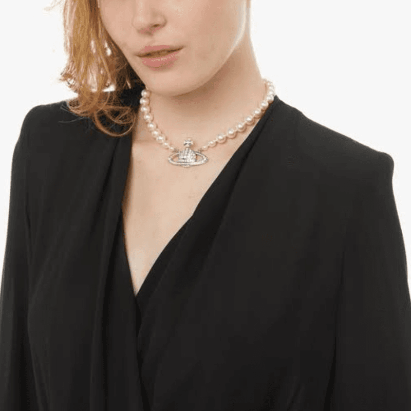 Vivienne Westwood One Row Pearl Bas Relief Choker