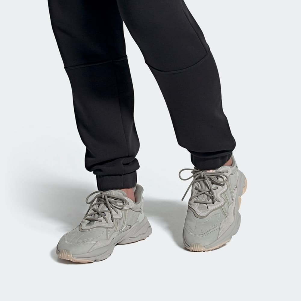 adidas Ozweego