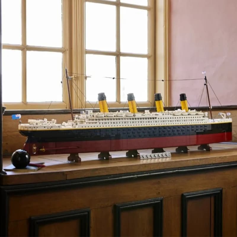 LEGO Icons Titanic 10294