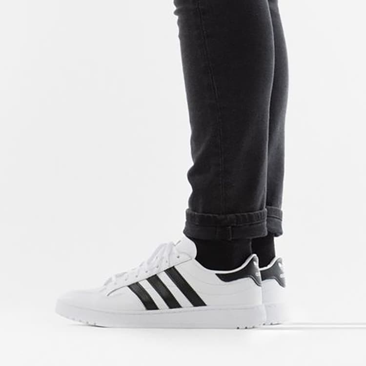 adidas Team Court