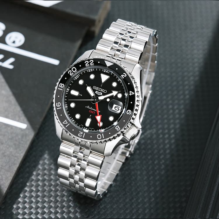 Seiko 5 SSK001K1