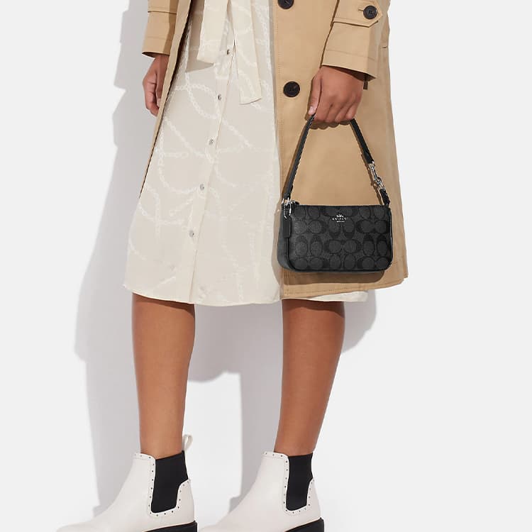 COACH Nolita 19