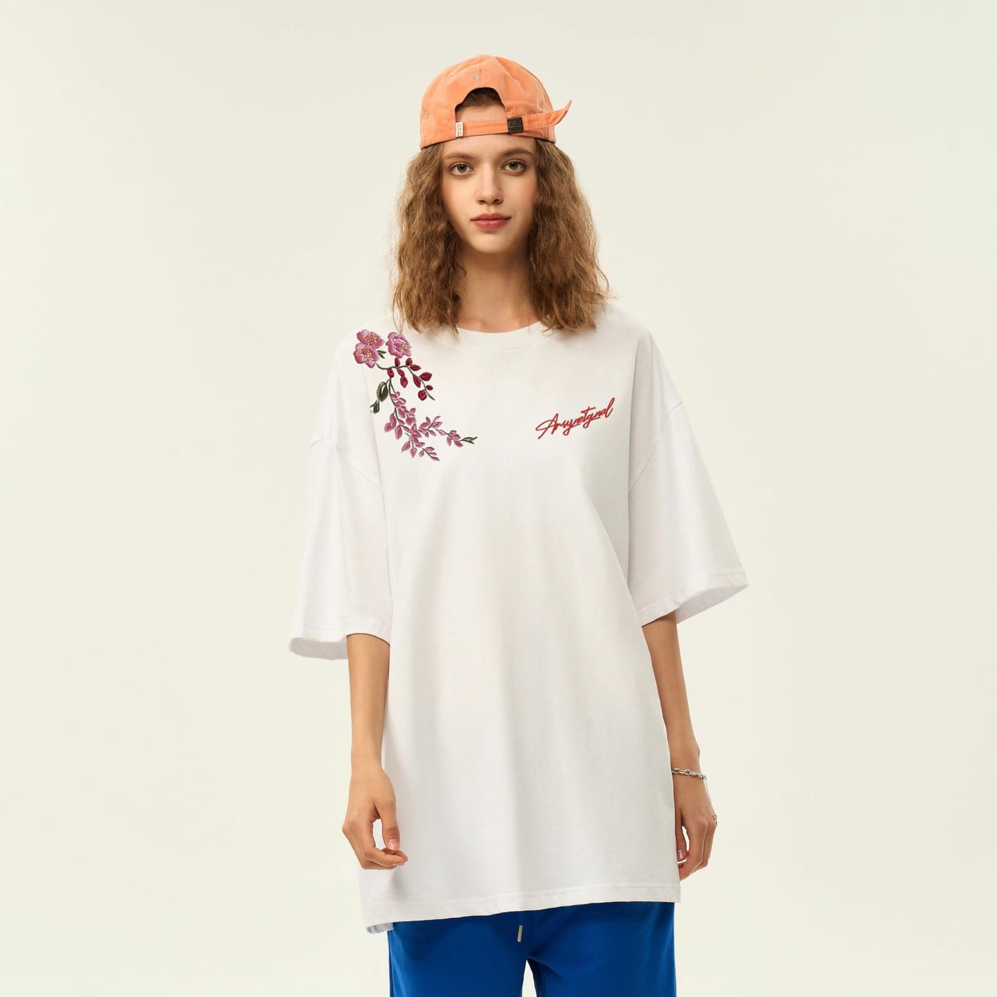 COMOWA Retro Floral Embroidered Tee