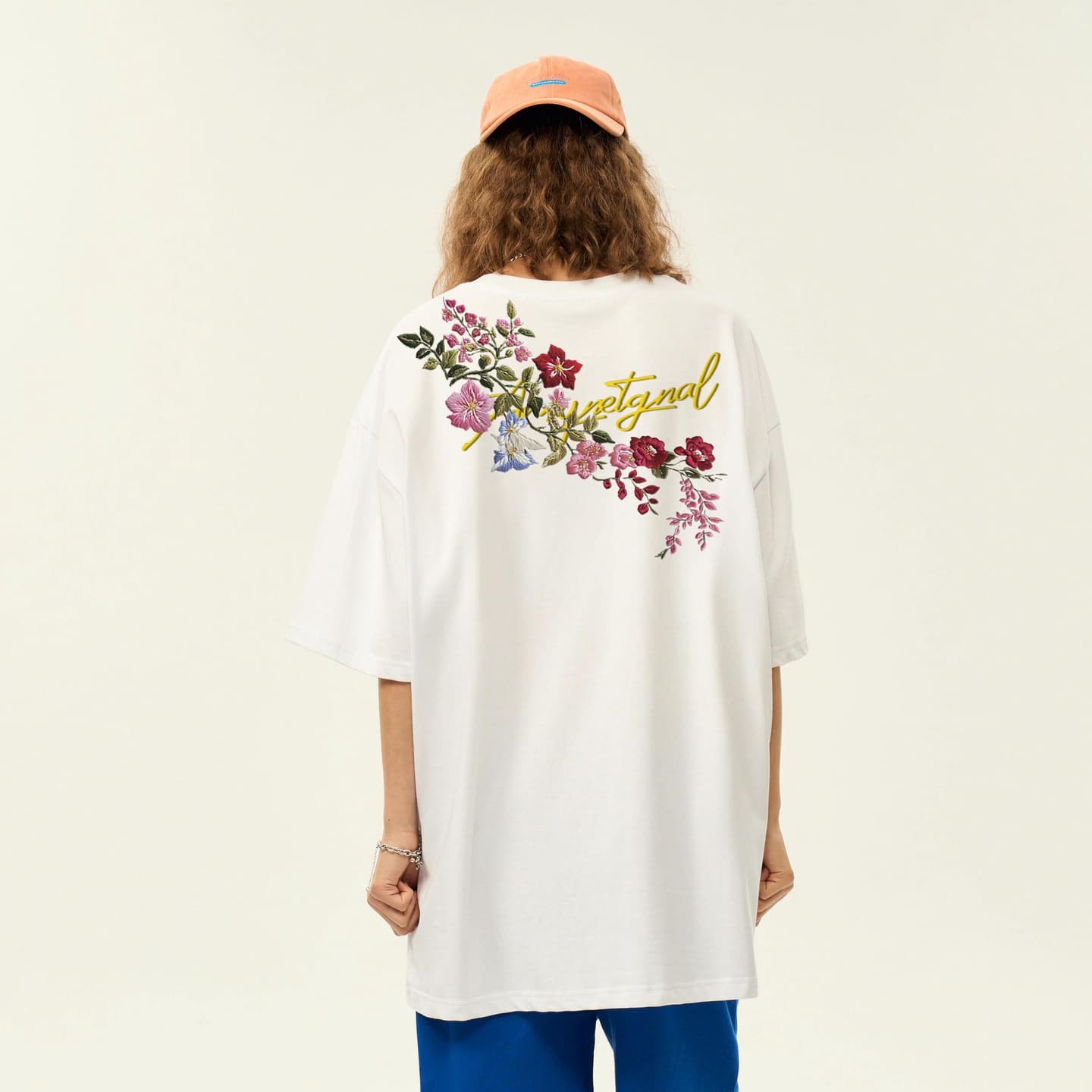COMOWA Retro Floral Embroidered Tee