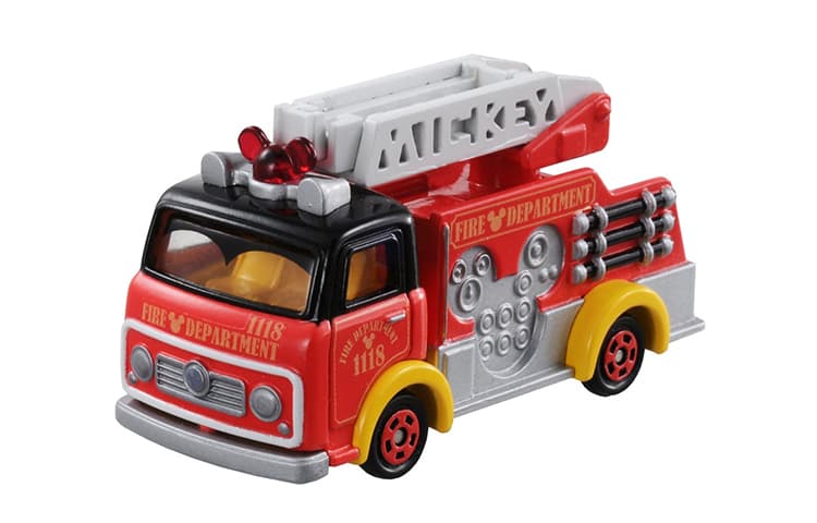 TAKARA TOMY