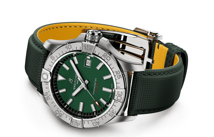 Breitling Avenger A17328