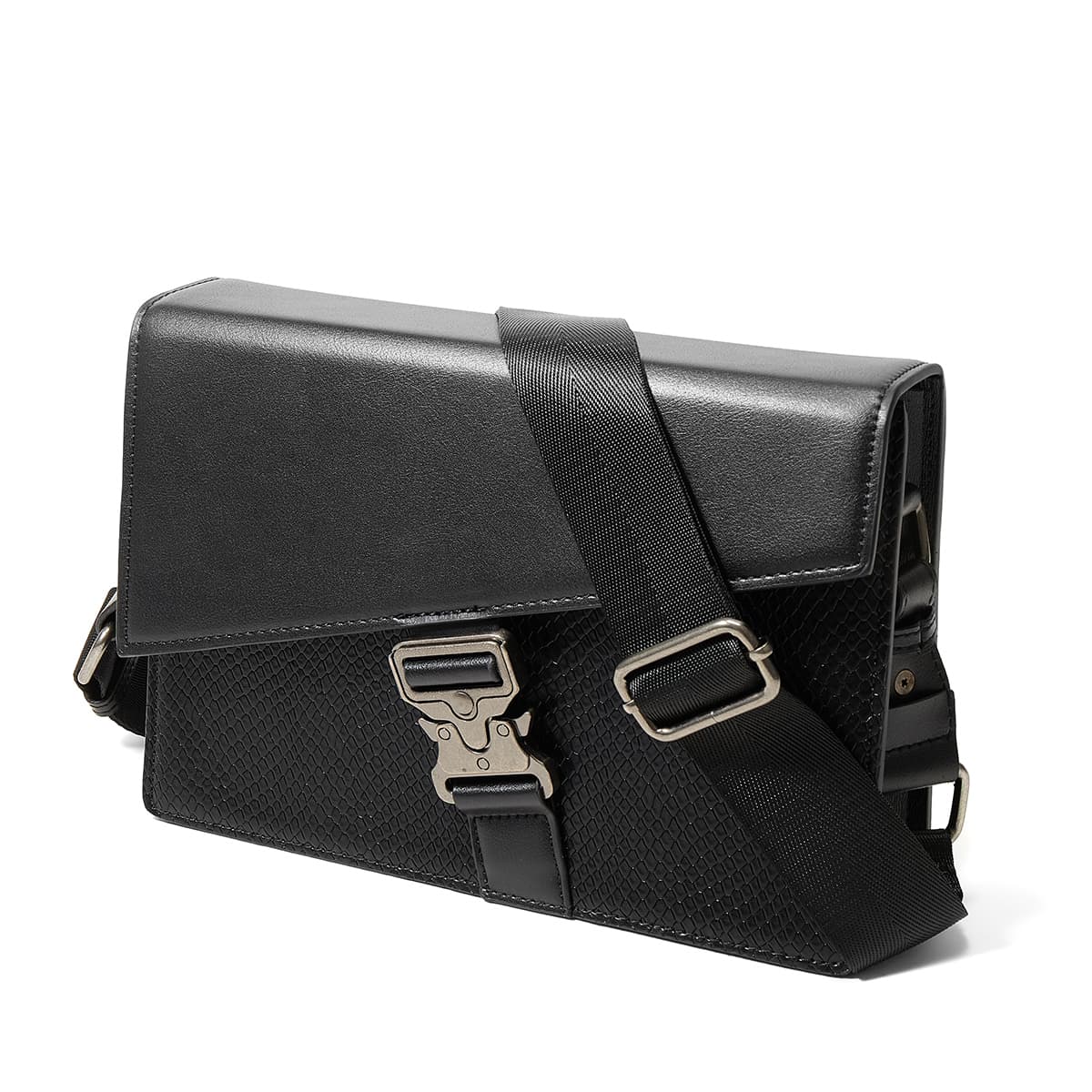 Kurotaya Irregular Snake Lock Shoulder Bag Black