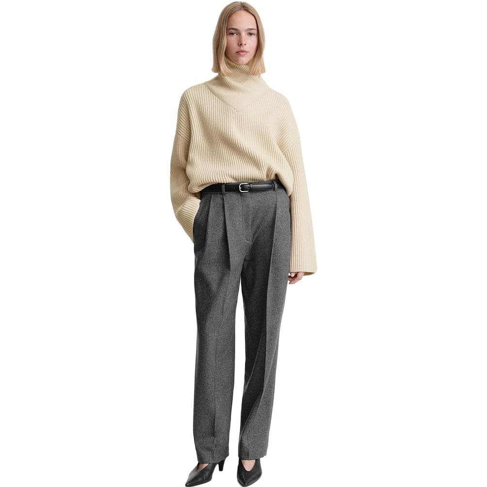 TOTEME Ribbed Turtleneck Sweater