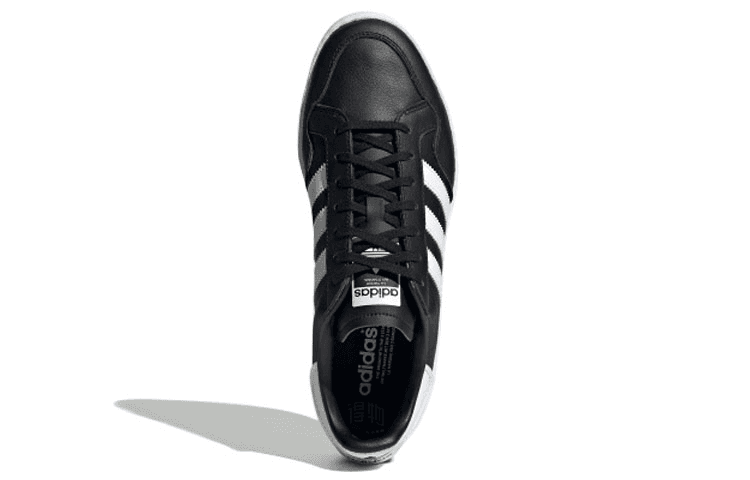 adidas Team Court