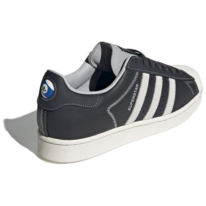 adidas Superstar