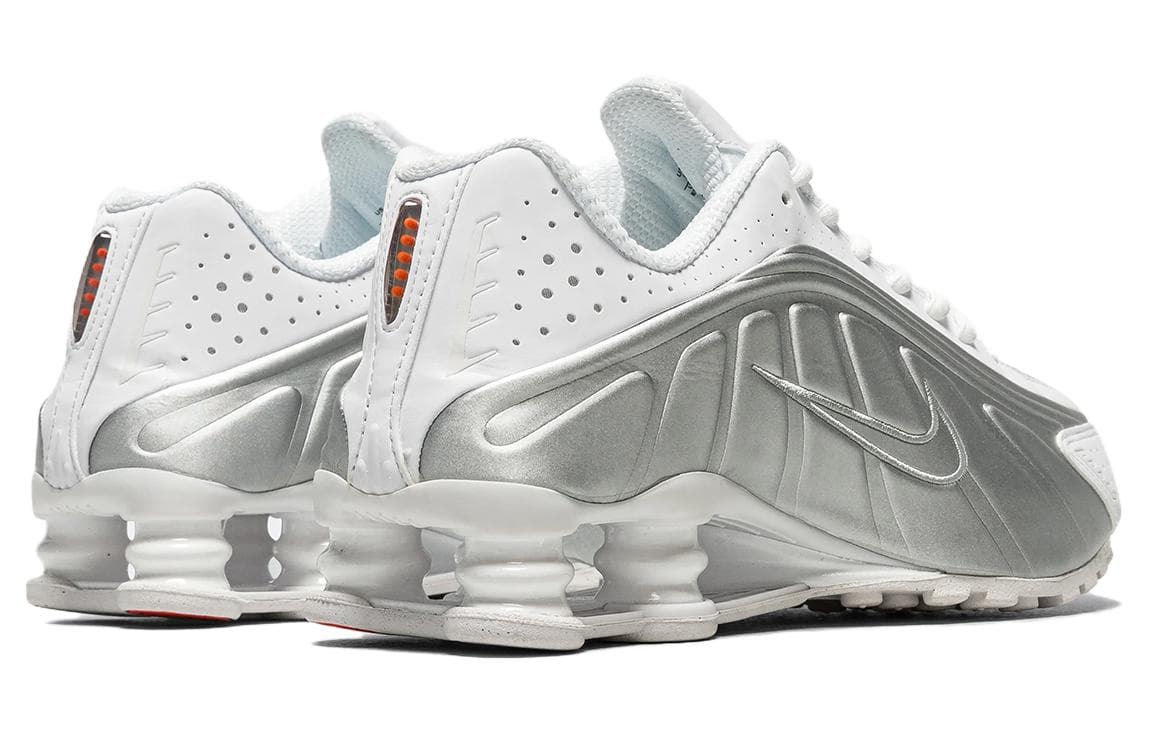 Nike Shox R4 "White and Metallic Silver"