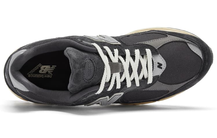 New Balance 2002R Grey Carbon