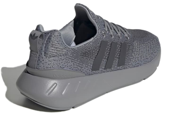 adidas Swift Run 22