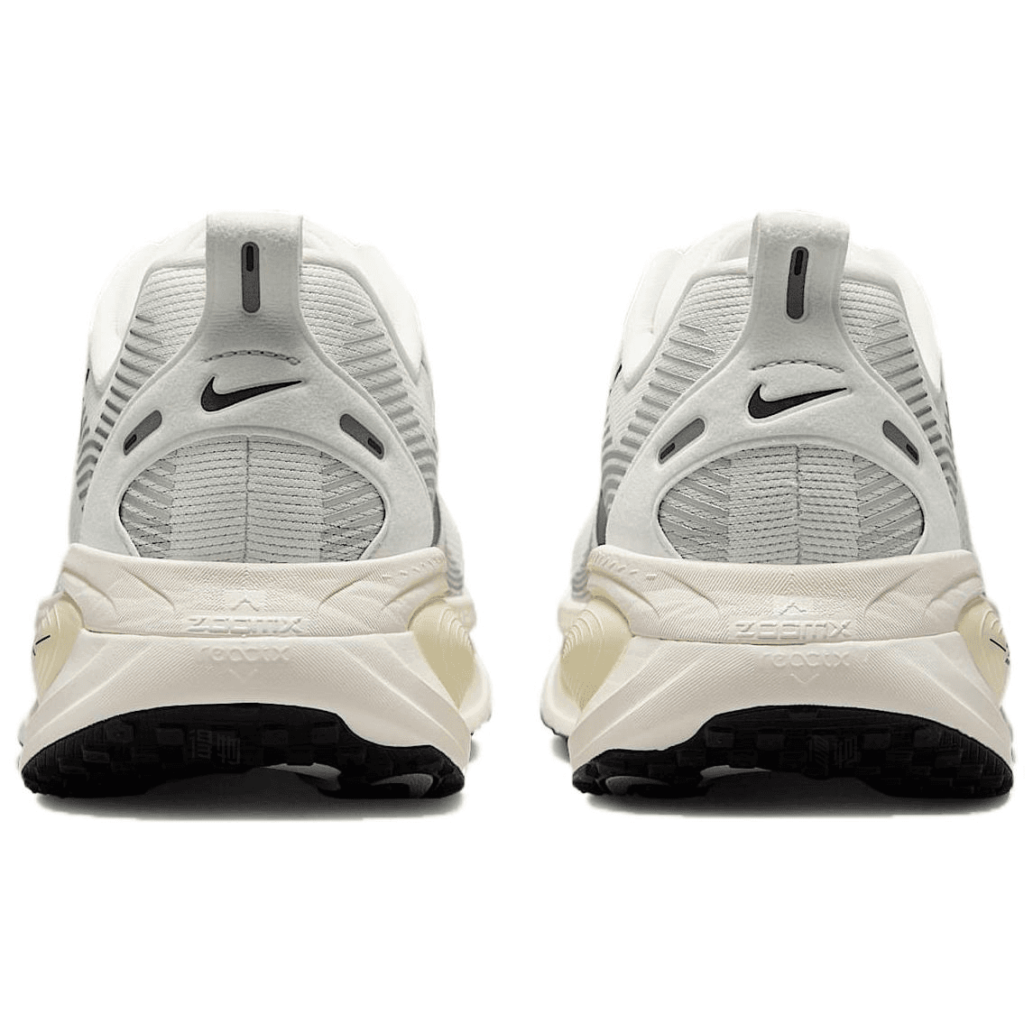 Nike Vomero 18 Beige