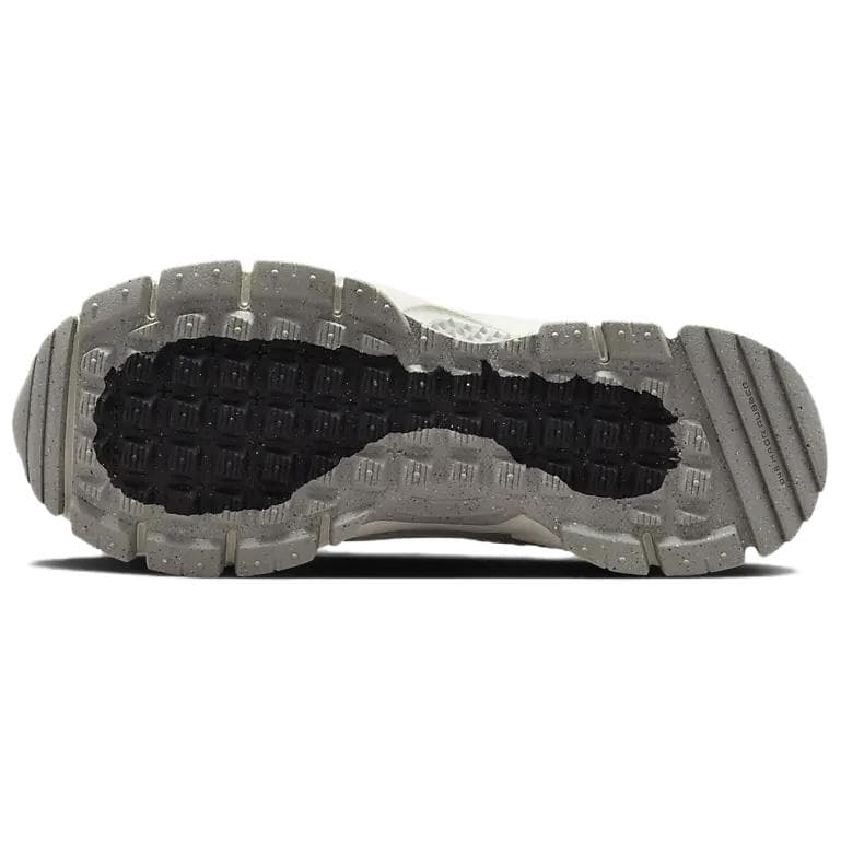 Nike Zoom Vomero 5 Grey White