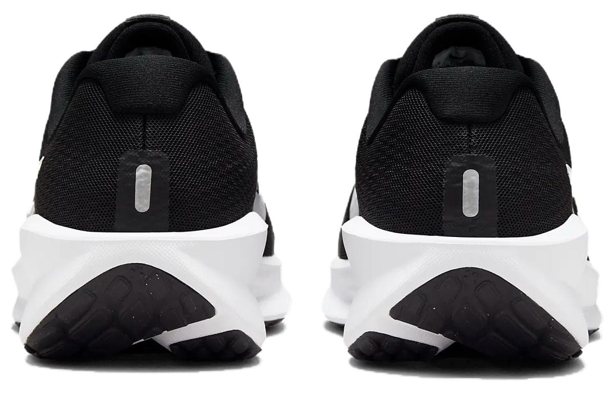 Nike Run Swift 3 Black White