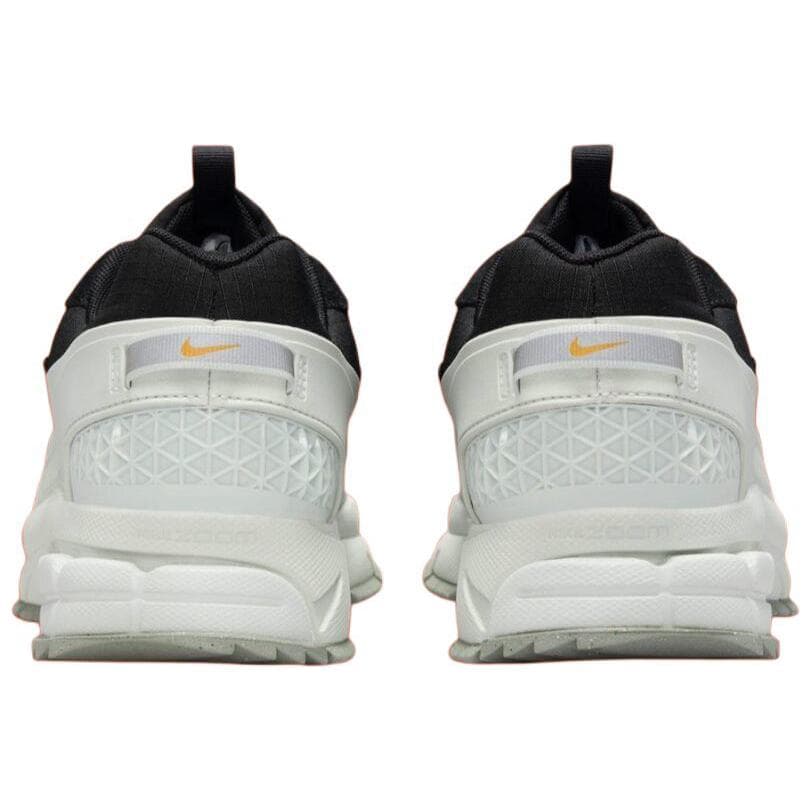 Nike Zoom Vomero 5 Roam "Black Light Silver"