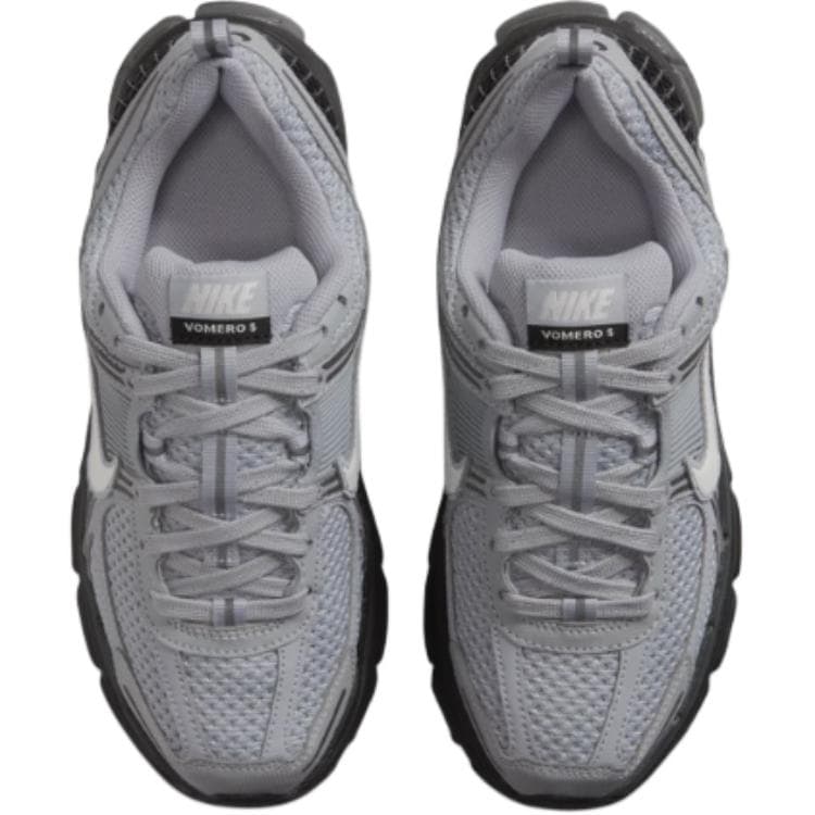 Nike VOMERO 5