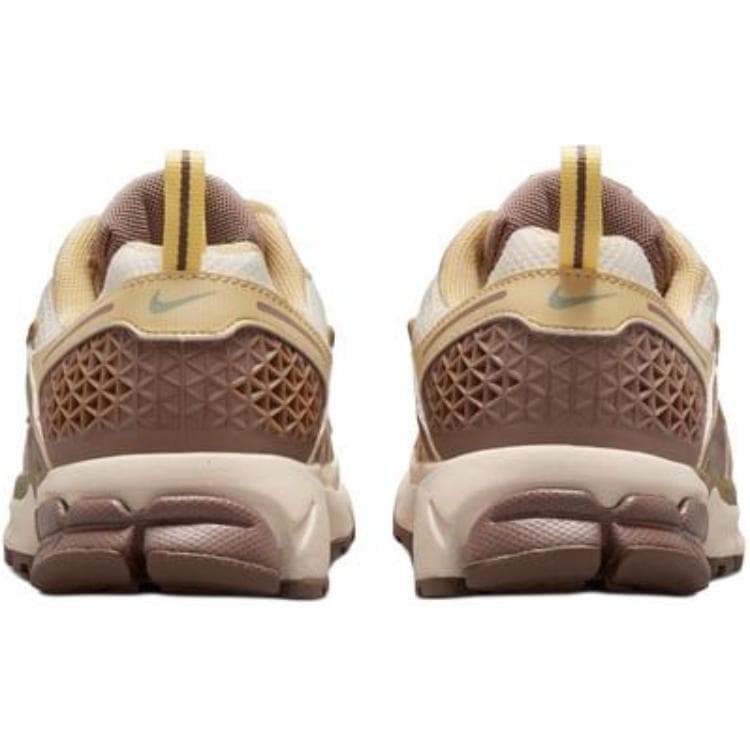 Nike VOMERO 5