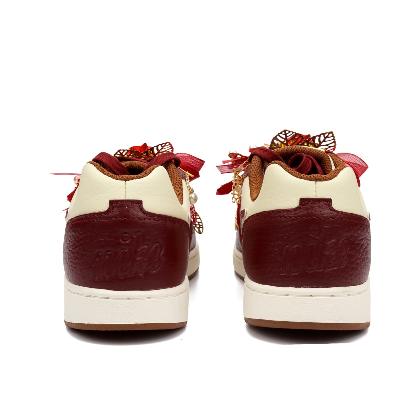 Nike Ebernon
