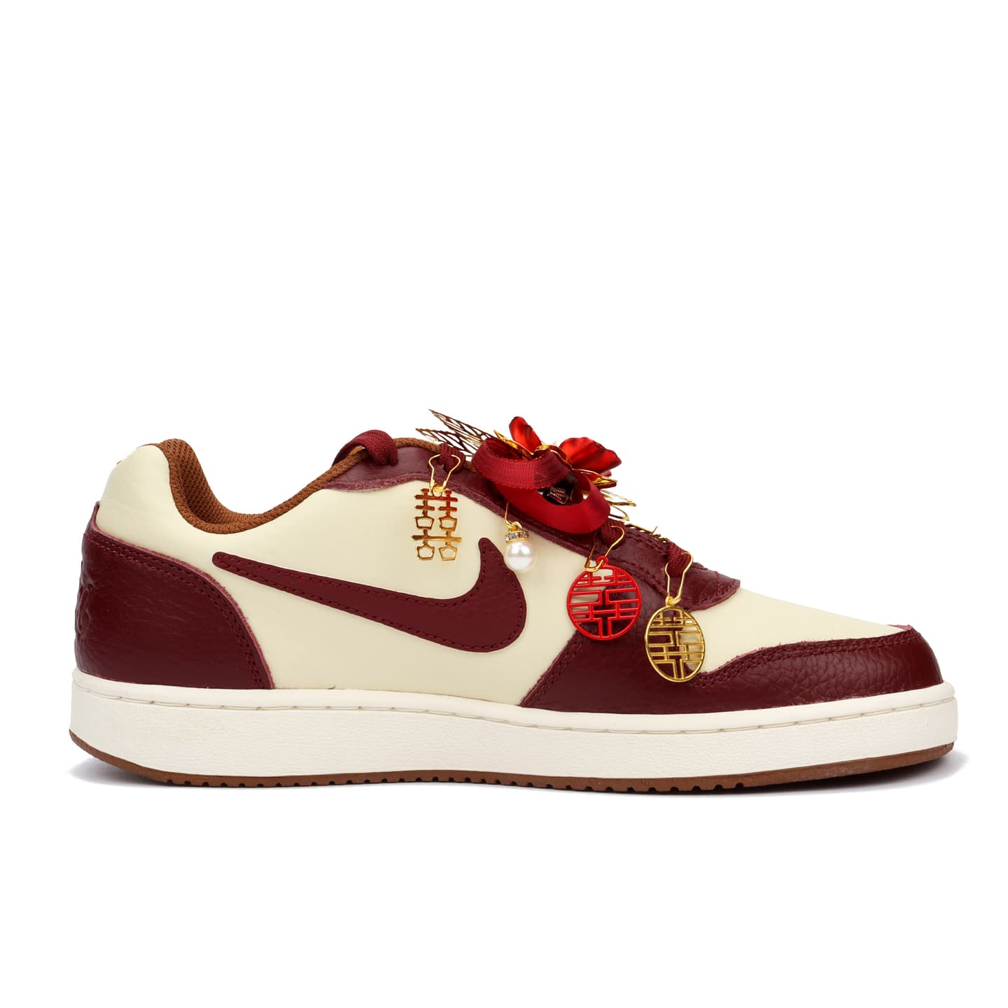 Nike Ebernon