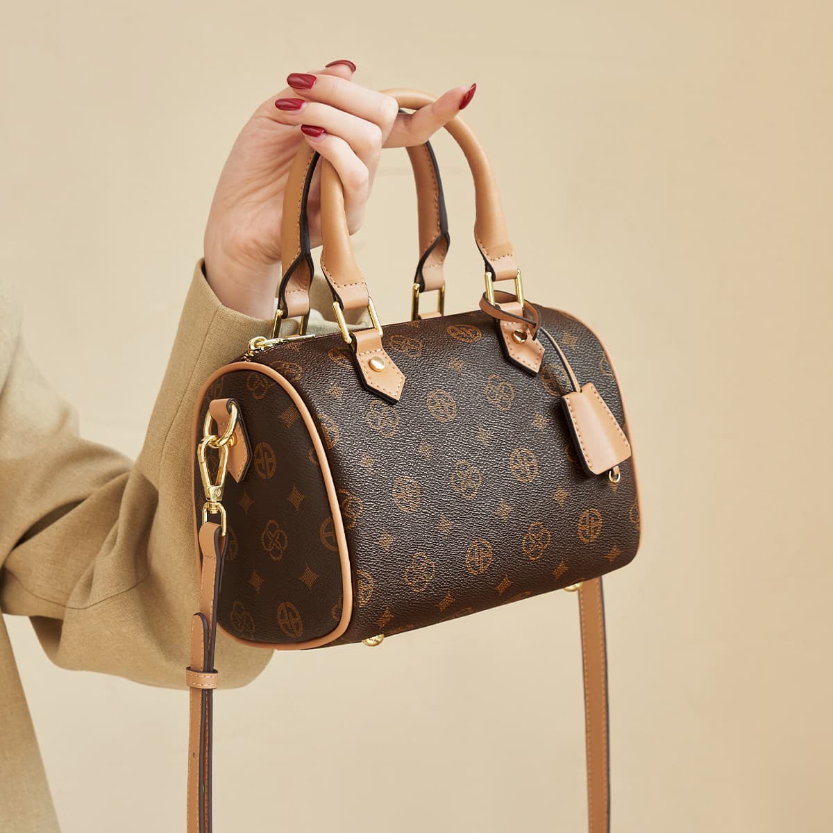 AOKANG Boston Bag Coffee/Off-White