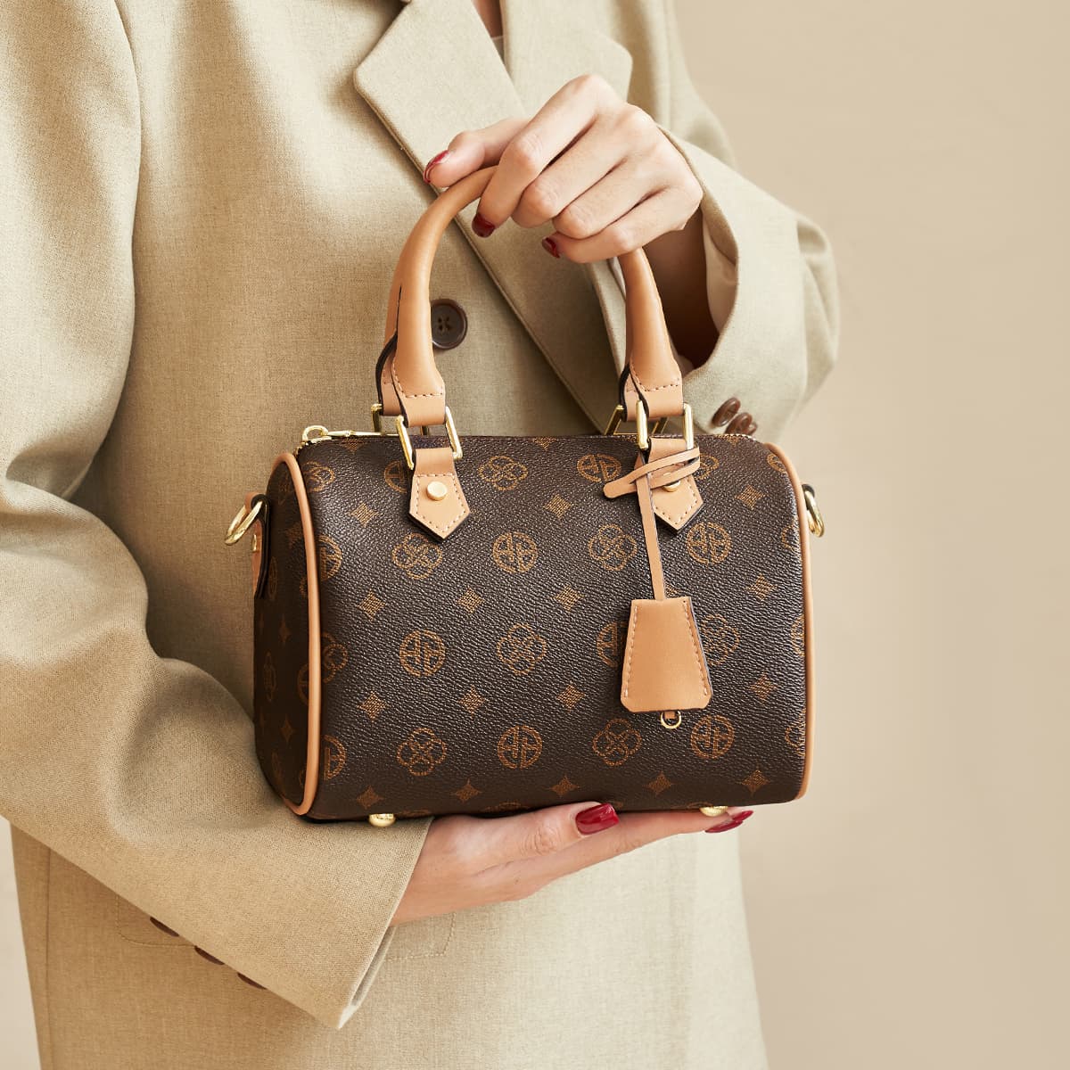AOKANG Boston Bag Coffee/Off-White