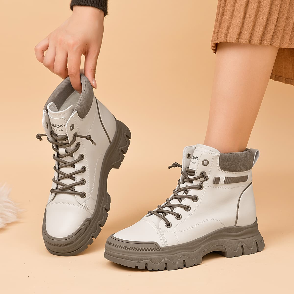 AOKANG Martin Boots Beige