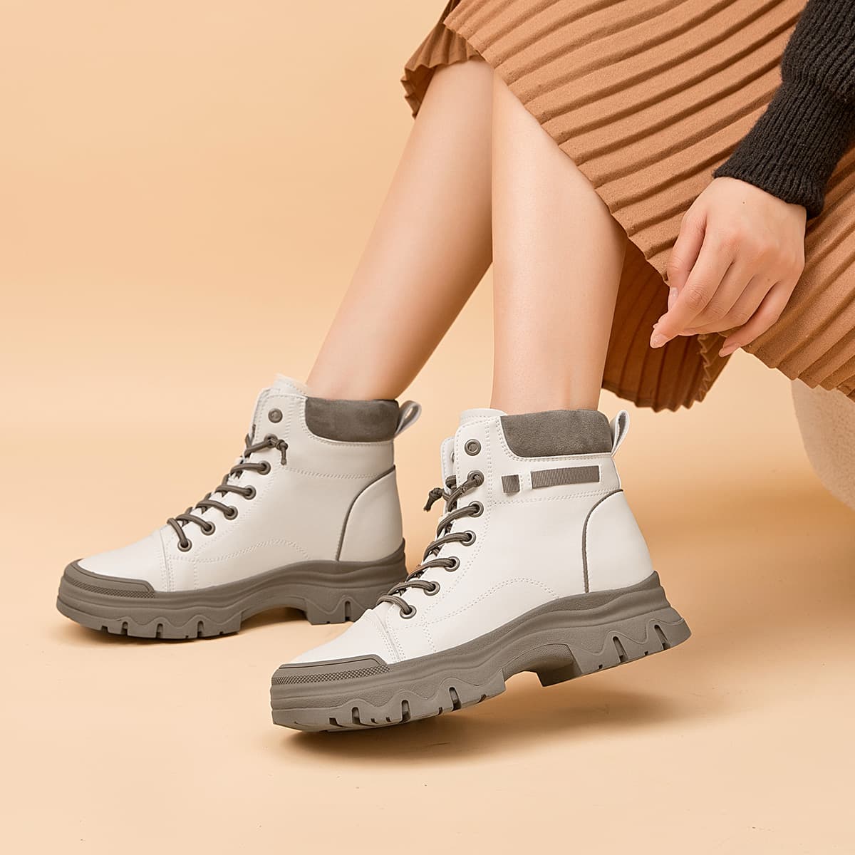 AOKANG Martin Boots Beige