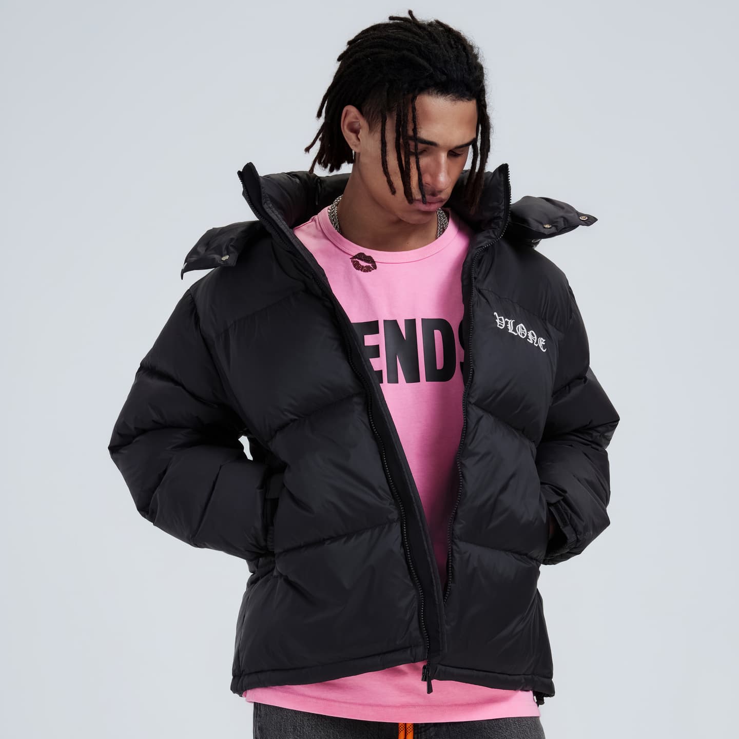 VLONE Slogan Logo Detachable Hood Puffer Jacket Black White