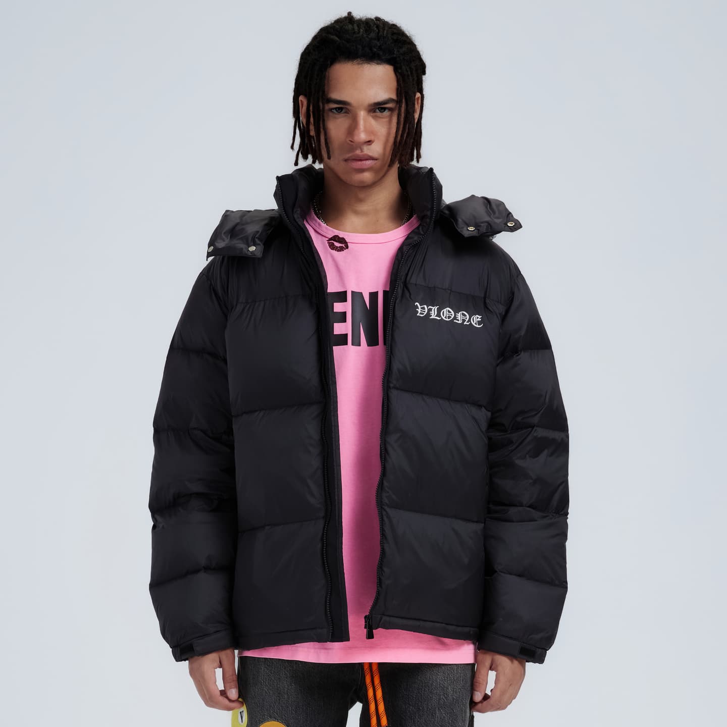 VLONE Slogan Logo Detachable Hood Puffer Jacket Black White