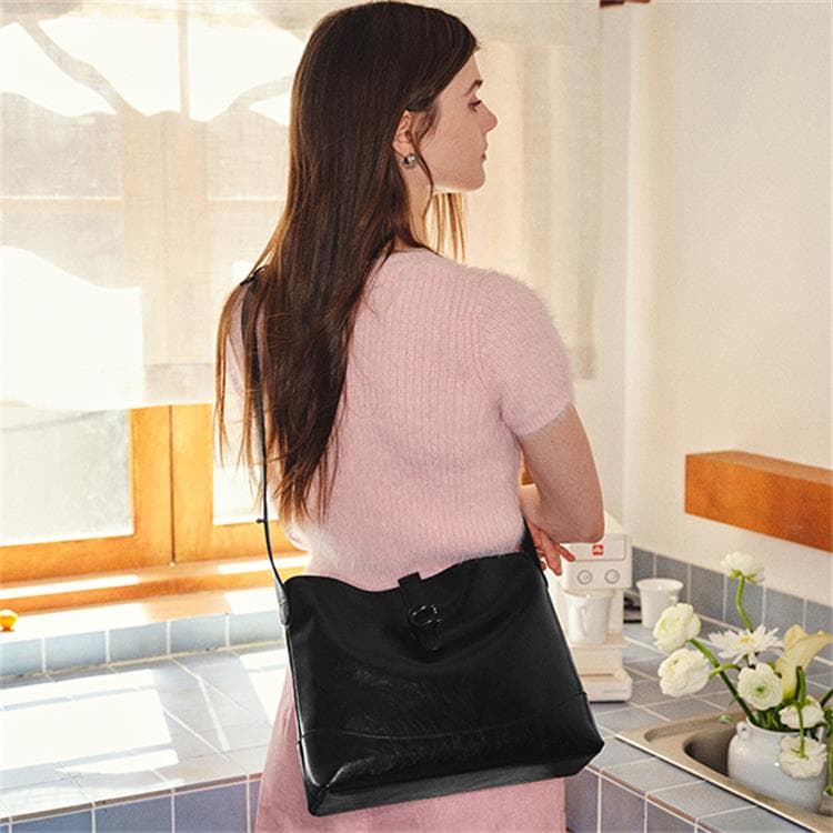 MUVA Tote Bag