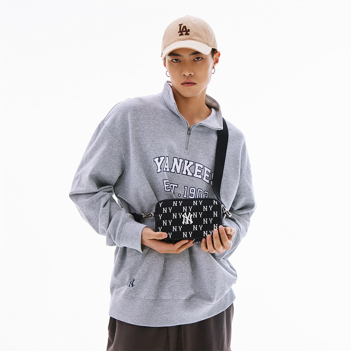 MLB Retro Black Bag