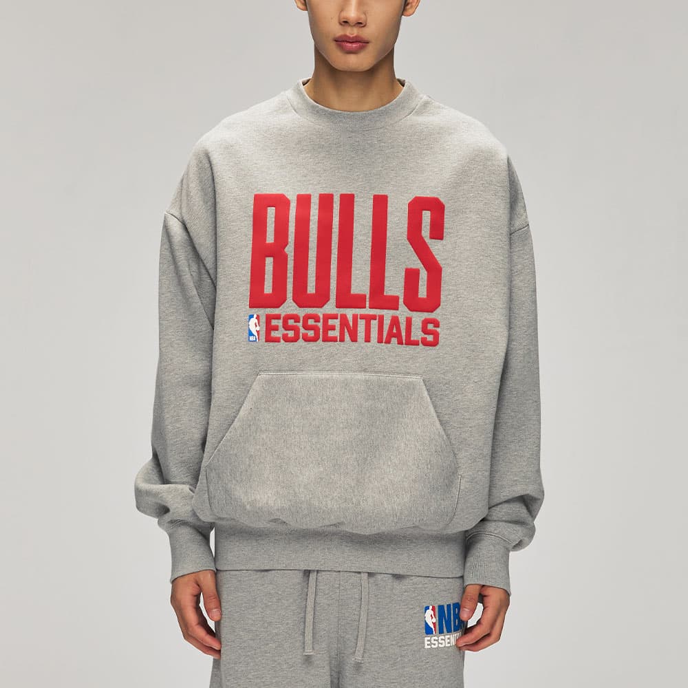 Essentials NBA FW25 BULLS SPORTS FIT CREWNECK
