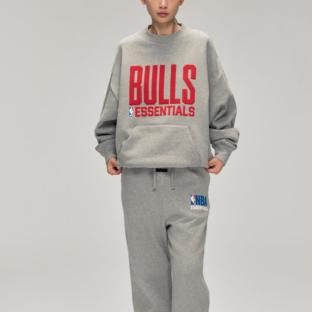 Essentials NBA FW25 BULLS SPORTS FIT CREWNECK