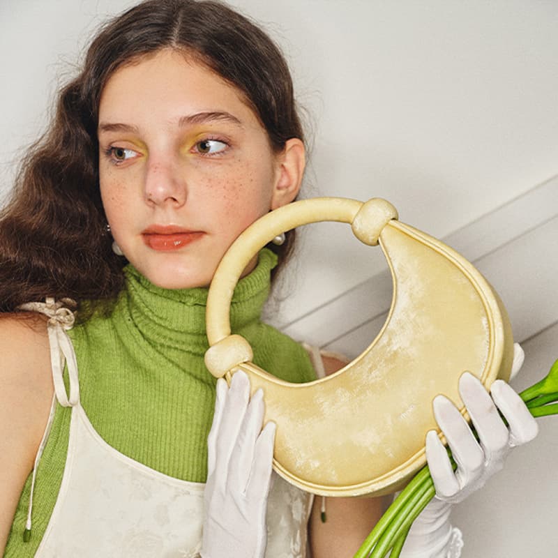 MUVA Crescent Bag