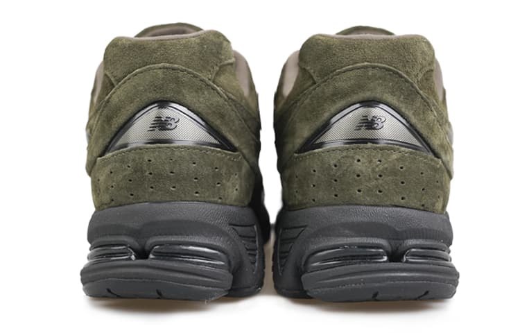 New Balance 2002R